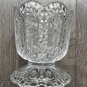 AVON CRYSTAL CLEAR GLASS FLOWER FOOTED CANDY DISH/ BOWL/ CANDLE HOLDER EUC